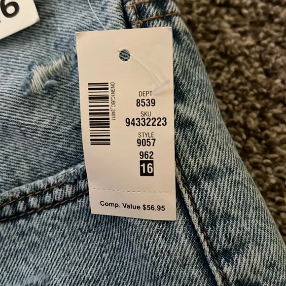 AERO Vintage High Rise Shorty 2.5” shorts - Picture 3 of 4